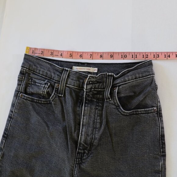 Black Levi's High-Waisted Taper jeans - Picture 5 of 9